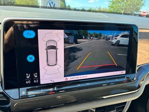 Certified 2024 Volkswagen Atlas SE FWD image 22