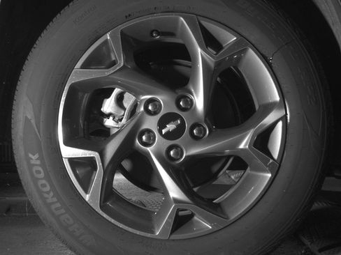 Used 2025 Chevrolet Trax LT FWD image 15
