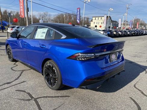 New 2026 Nissan Sentra SR w/ SR Premium Package FWD image 3