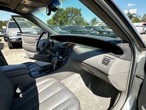 Used 2003 Toyota Avalon XLS image 30