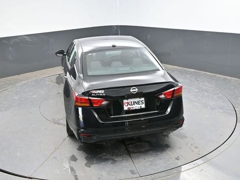 Used 2025 Nissan Altima 2.5 SV FWD image 28