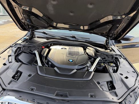Used 2020 BMW 740i w/ Premium Package image 28
