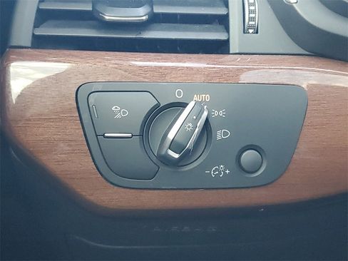 Used 2020 Audi A4 2.0T Premium w/ Convenience Package image 29