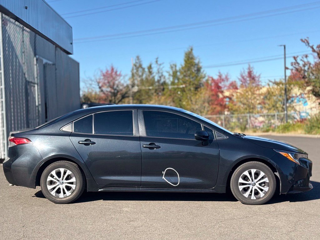 Used 2022 Toyota Corolla LE FWD image 6
