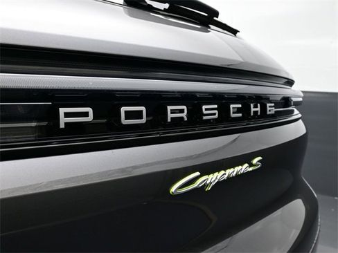 New 2026 Porsche Cayenne S image 25