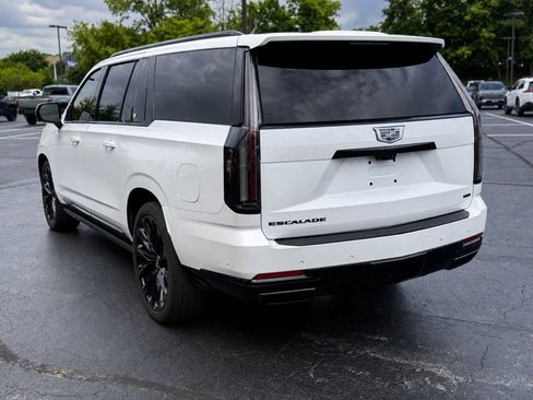 Used 2025 Cadillac Escalade ESV Sport Platinum w/ LPO, ONYX Package AWD/4WD image 6