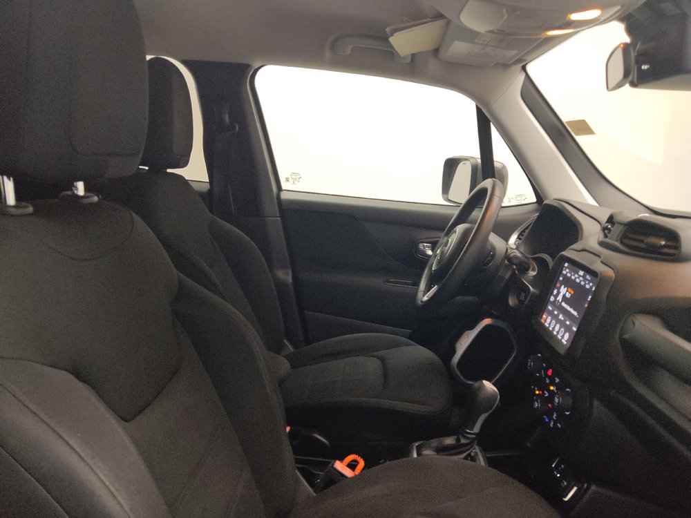 Used 2020 Jeep Renegade Latitude w/ UConnect 8.4 Nav Group FWD image 21