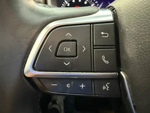 Used 2021 Toyota Highlander XLE AWD/4WD image 33