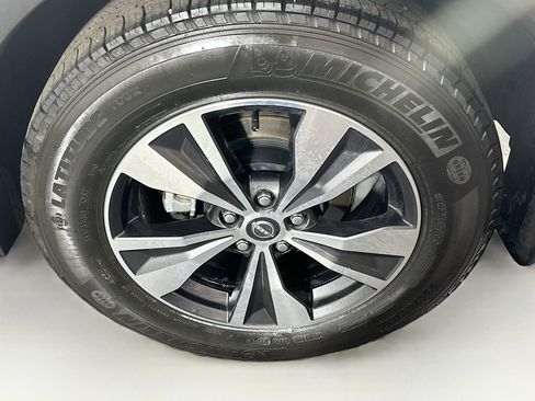 Used 2024 Nissan Murano SV image 11