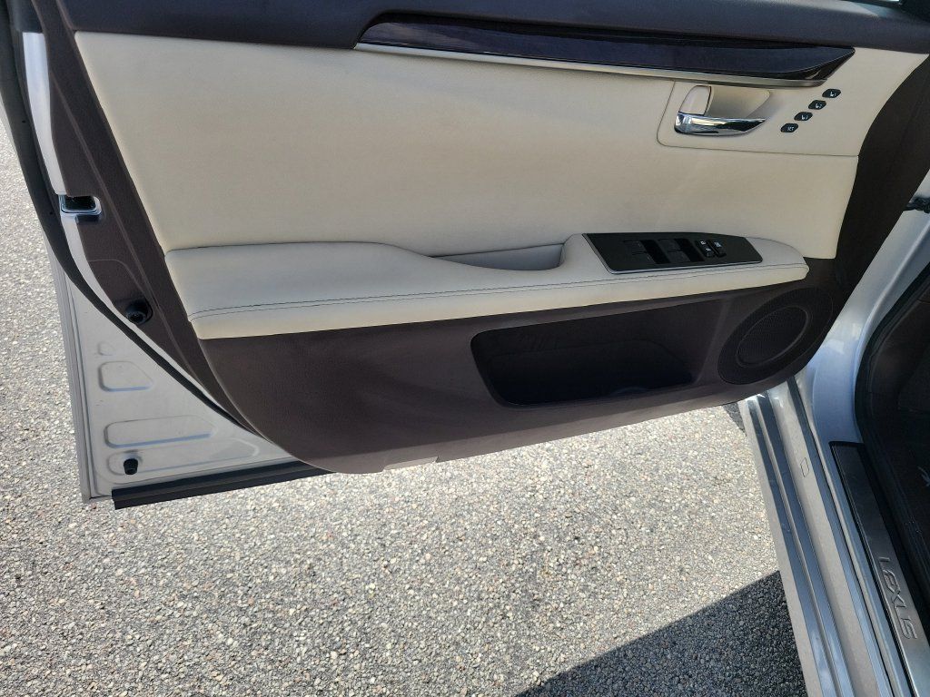 Used 2017 Lexus ES 350 w/ Premium Package FWD image 19