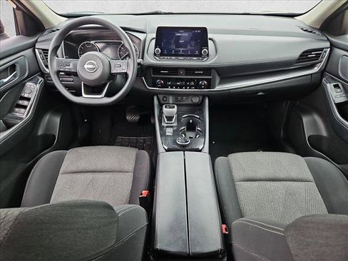 Used 2024 Nissan Rogue SV AWD/4WD image 17