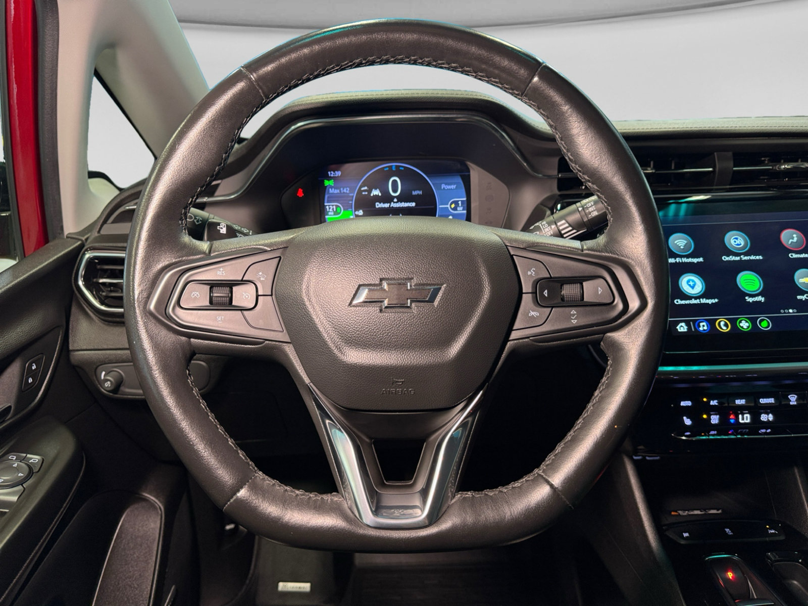 Used 2023 Chevrolet Bolt LT w/ Infotainment Package FWD image 9