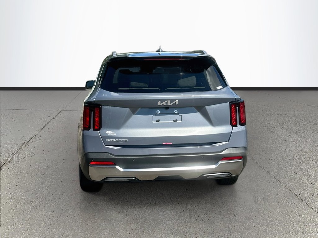 Used 2025 Kia Sorento S FWD image 6