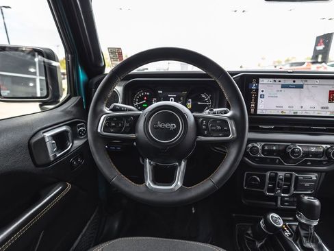 Used 2024 Jeep Wrangler Unlimited Sahara w/ Technology Group AWD/4WD image 25