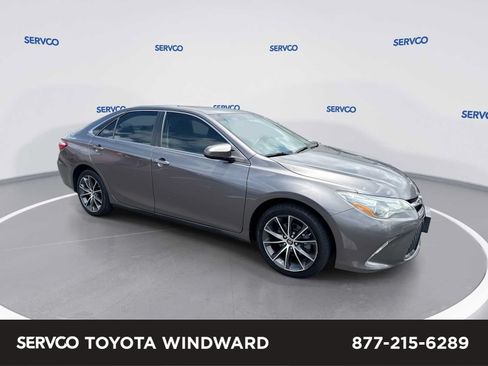 Used 2015 Toyota Camry LE FWD image 1