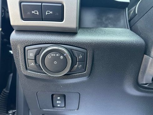 Used 2017 Ford F250 Lariat w/ Lariat Value Package AWD/4WD image 17