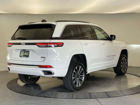 Used 2025 Jeep Grand Cherokee Overland AWD/4WD image 5