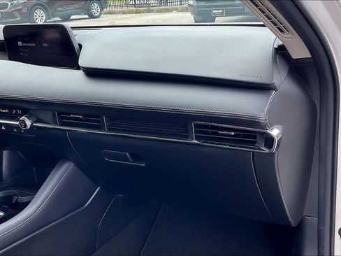 Used 2022 MAZDA MAZDA3 s image 19