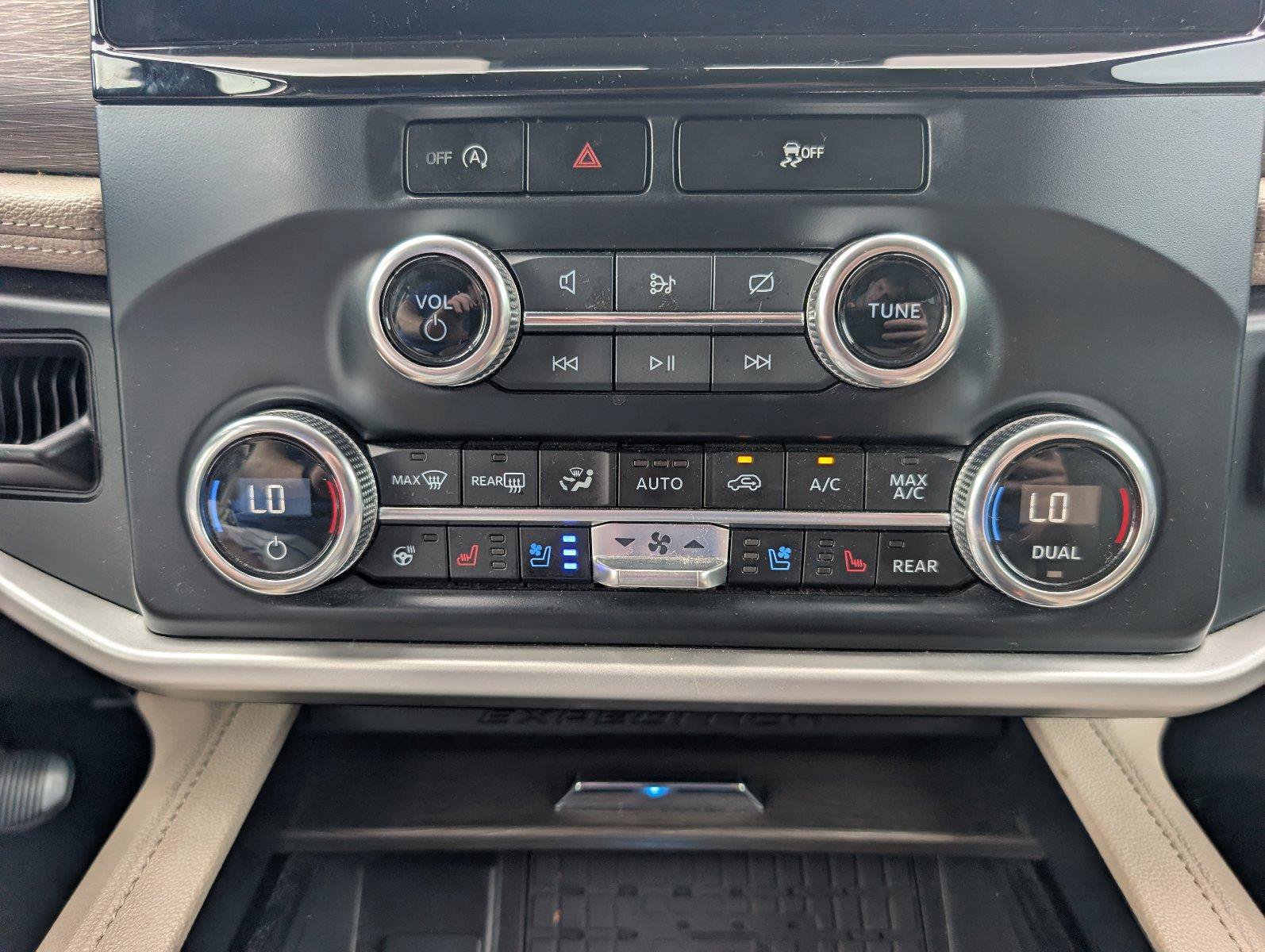 Used 2024 Ford Expedition Max Limited AWD/4WD image 19