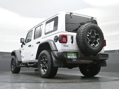 Used 2022 Jeep Wrangler Unlimited Rubicon 4xe w/ Cold Weather Group AWD/4WD image 29