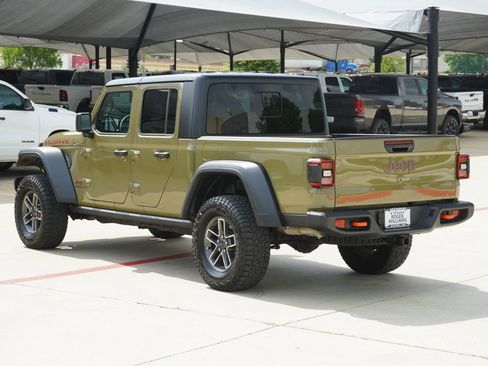 Used 2025 Jeep Gladiator Mojave w/ Convenience Group AWD/4WD image 3