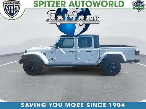 Used 2023 Jeep Gladiator Sport AWD/4WD image 6