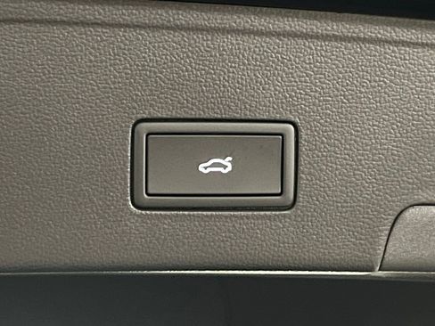 New 2026 Volkswagen Atlas Cross Sport SE image 39