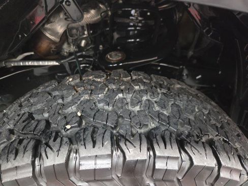 Used 2016 Toyota Tacoma TRD Sport image 85