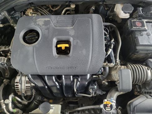 Used 2019 Hyundai Elantra SE image 30