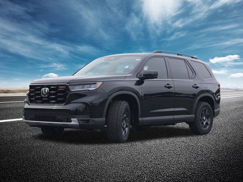 New 2025 Honda Pilot TrailSport image 15