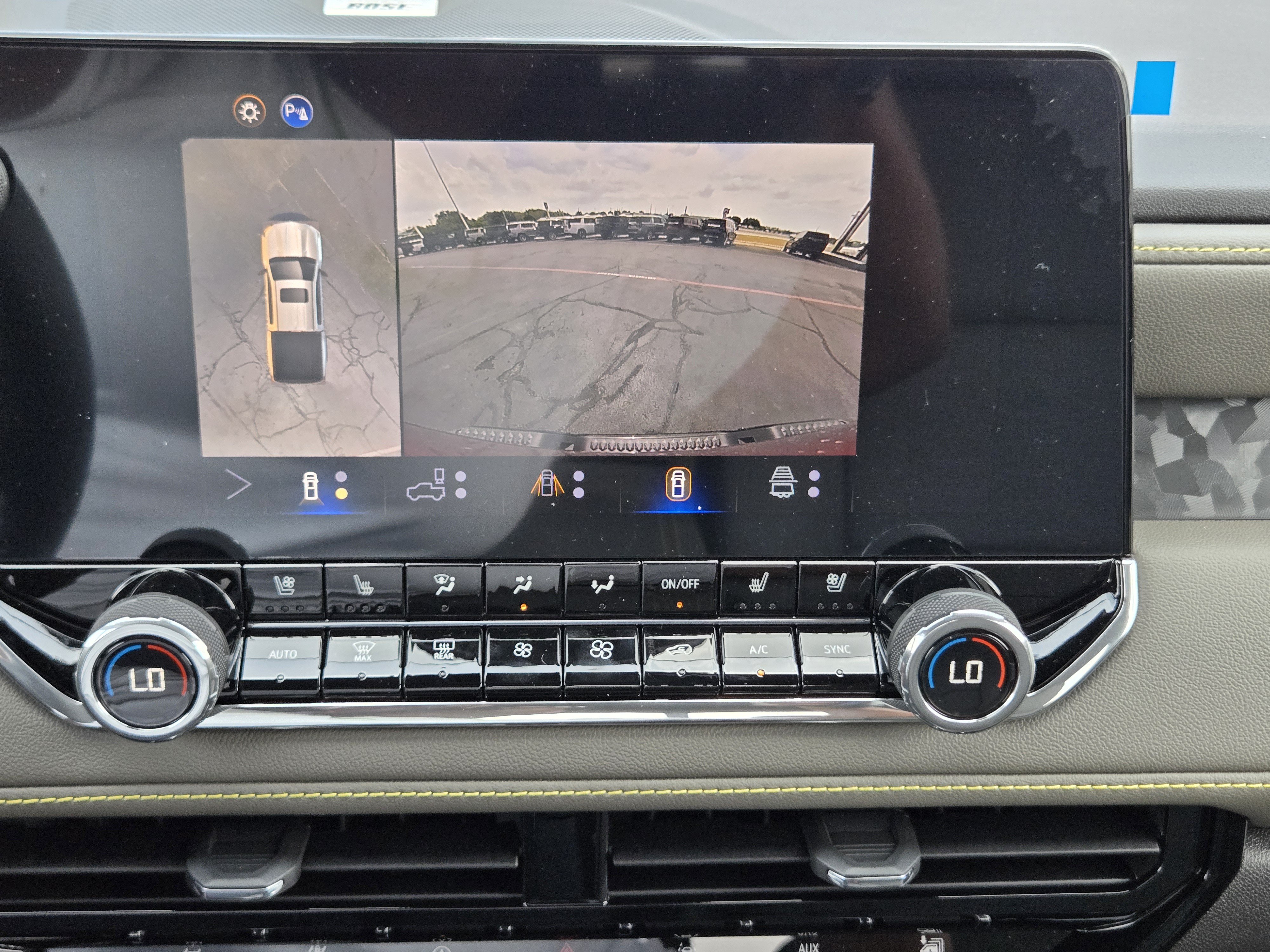 New 2026 Chevrolet Colorado ZR2 w/ Technology Package AWD/4WD image 15