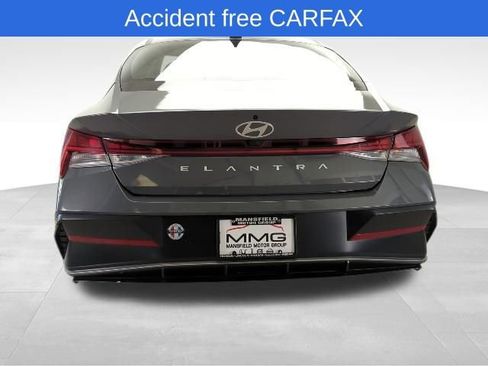 Used 2025 Hyundai Elantra SEL FWD image 4