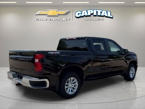 Used 2023 Chevrolet Silverado 1500 LT AWD/4WD image 5