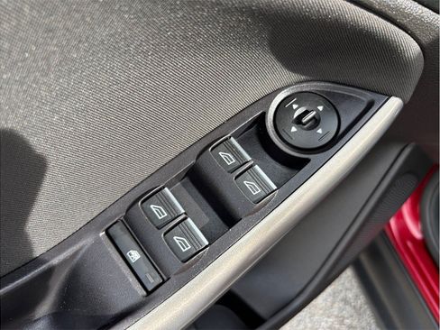 Used 2015 Ford Focus Titanium FWD image 20