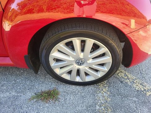 Used 2008 Volkswagen Beetle SE image 24