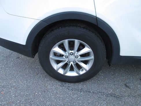 Used 2016 Kia Sorento LX w/ LX Convenience Package image 11