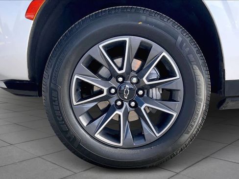 Certified 2024 Chevrolet Tahoe Z71 w/ Luxury Package image 11