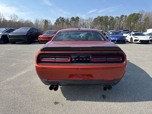 Used 2021 Dodge Challenger SXT image 4