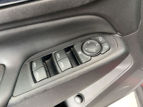 Used 2020 Chevrolet Equinox LT w/ Driver Convenience Package image 14