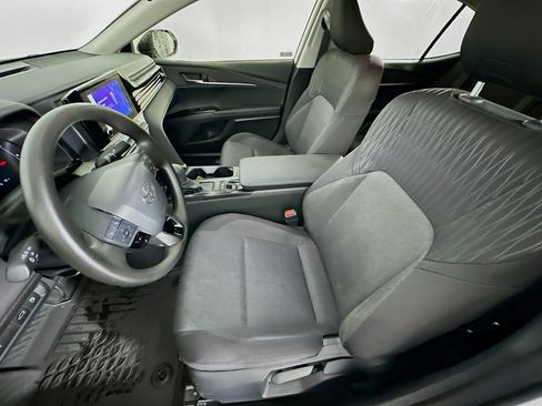 Used 2025 Toyota Camry LE image 13