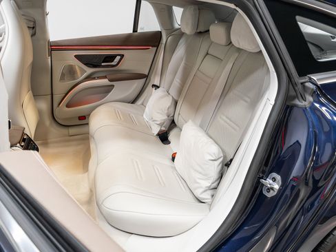 Used 2022 Mercedes-Benz EQS AMG 4MATIC image 33