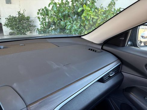 Used 2025 Nissan Altima 2.5 SV FWD image 31