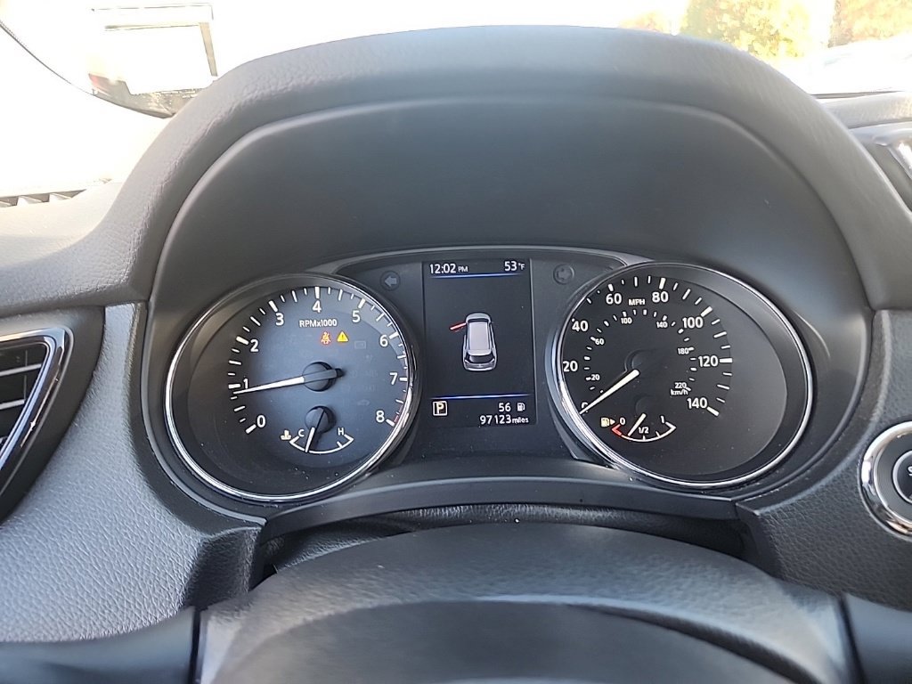 Used 2018 Nissan Rogue SV AWD/4WD image 16