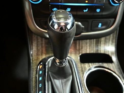 Used 2016 Chevrolet Malibu LT image 25