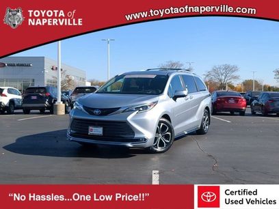 Used 2025 Toyota Sienna Platinum