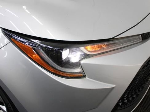 Used 2020 Toyota Corolla LE FWD image 26