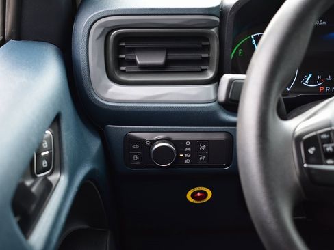 Used 2022 Ford Maverick XL image 36