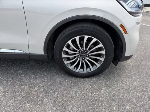 Certified 2023 Lincoln Aviator Reserve AWD/4WD image 10