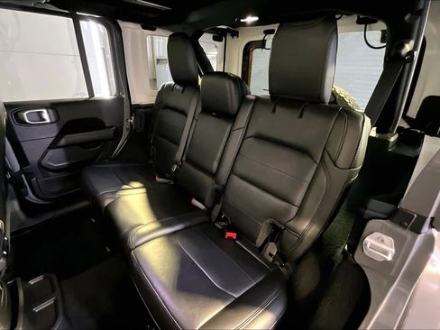 Used 2022 Jeep Wrangler Unlimited Sahara image 20