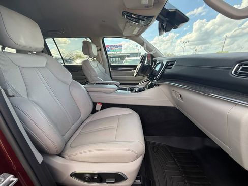 Used 2022 Jeep Wagoneer Series II image 24